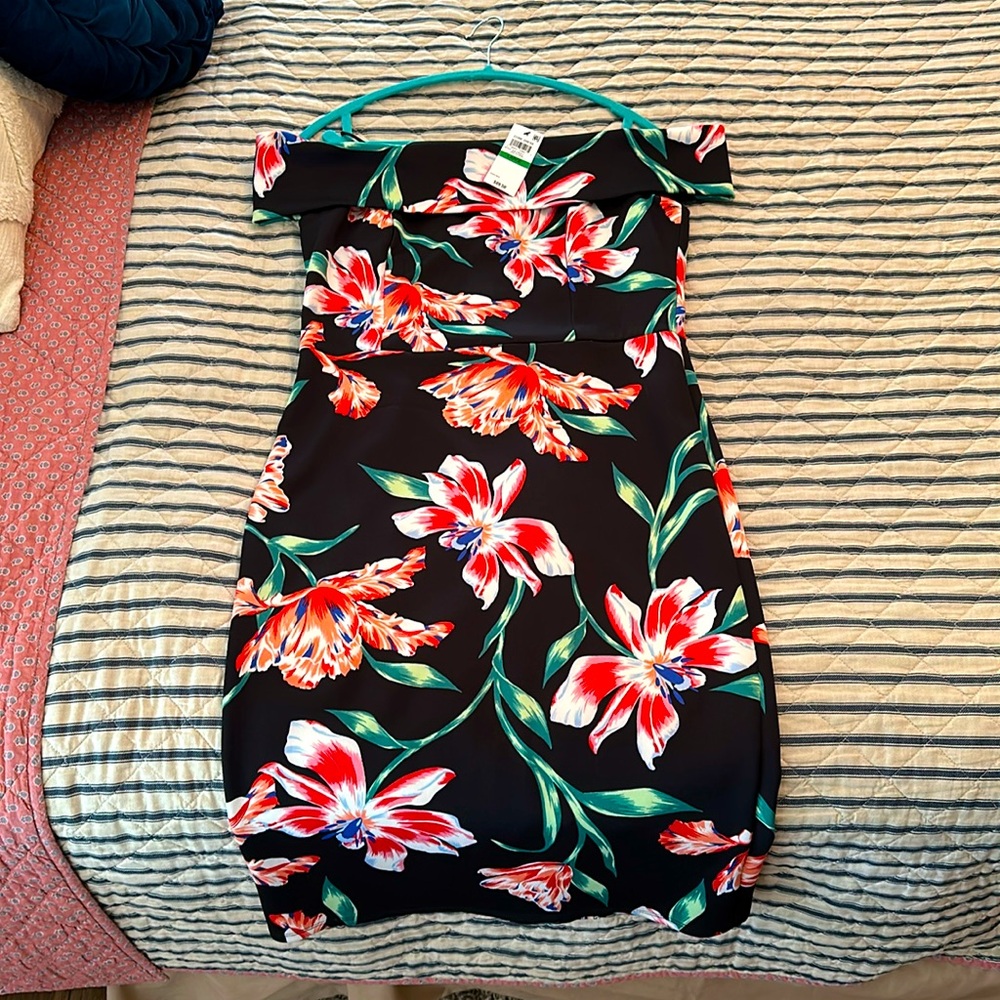Navy Floral Off the Shoulder Dress! Brand new with tags Size Large!